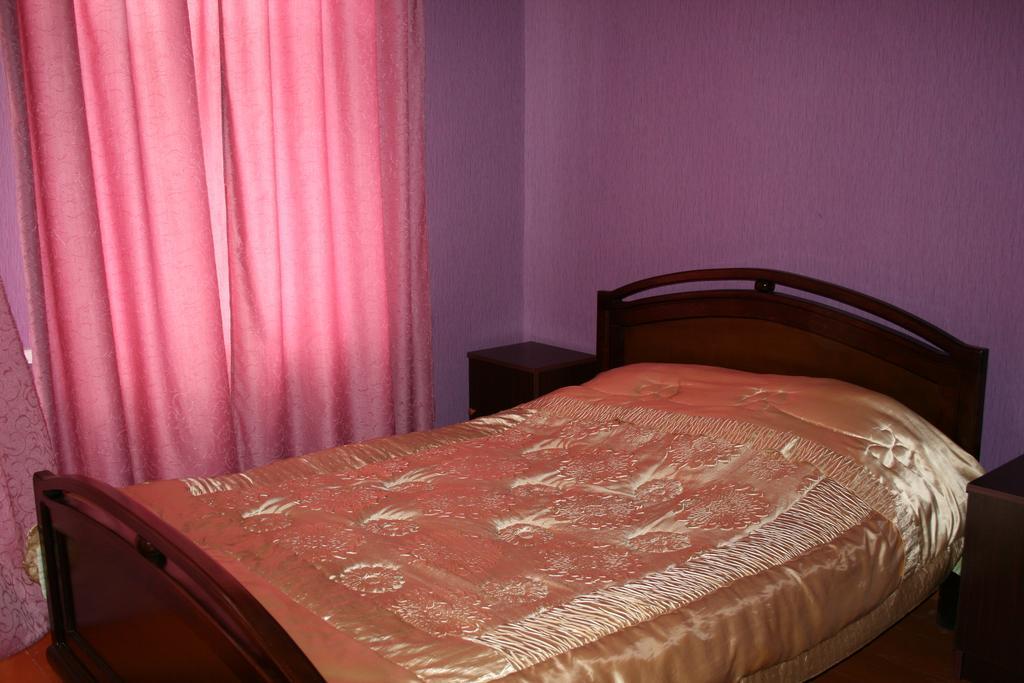 Guesthouse Gegi Kutaiszi Szoba fotó