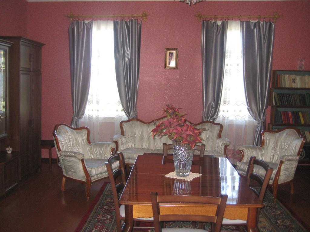 Guesthouse Gegi Kutaiszi Szoba fotó